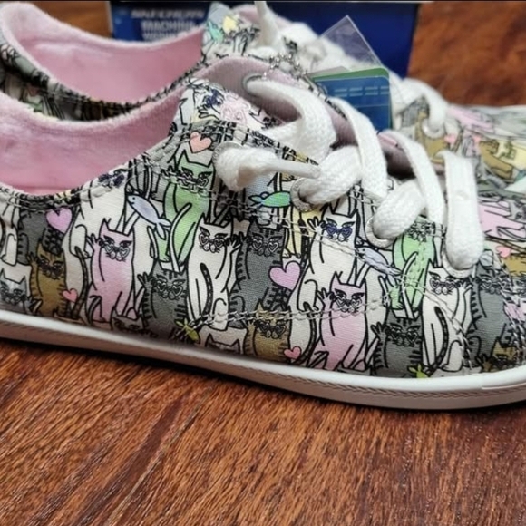New Skechers BOBS cat women's size 8.5 sneakers - Picture 2 of 3